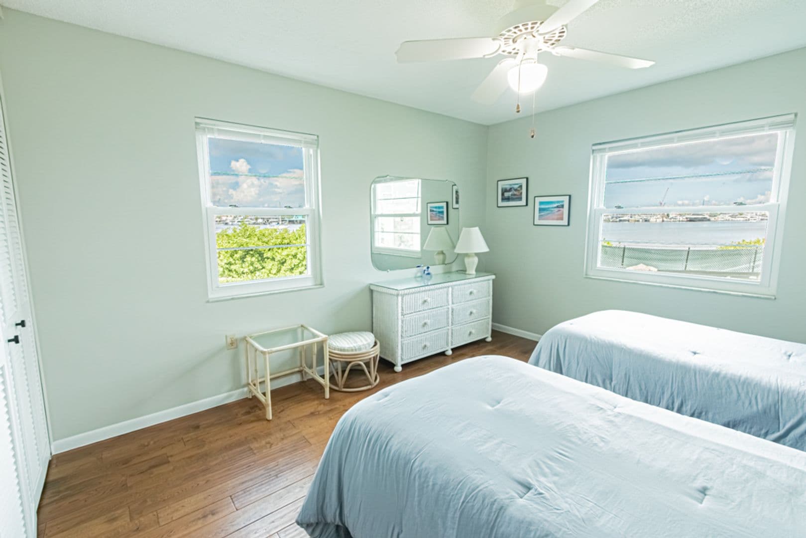Blue Point Ave 1280 C22 30 of 42
