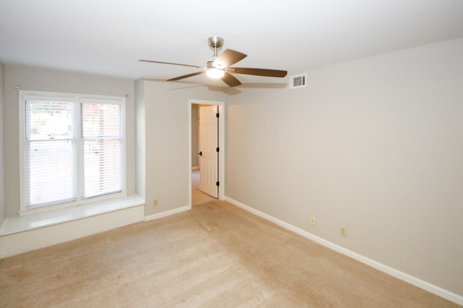 702 Garden Ct., Sandy Springs, GA, 30328 13 of 51