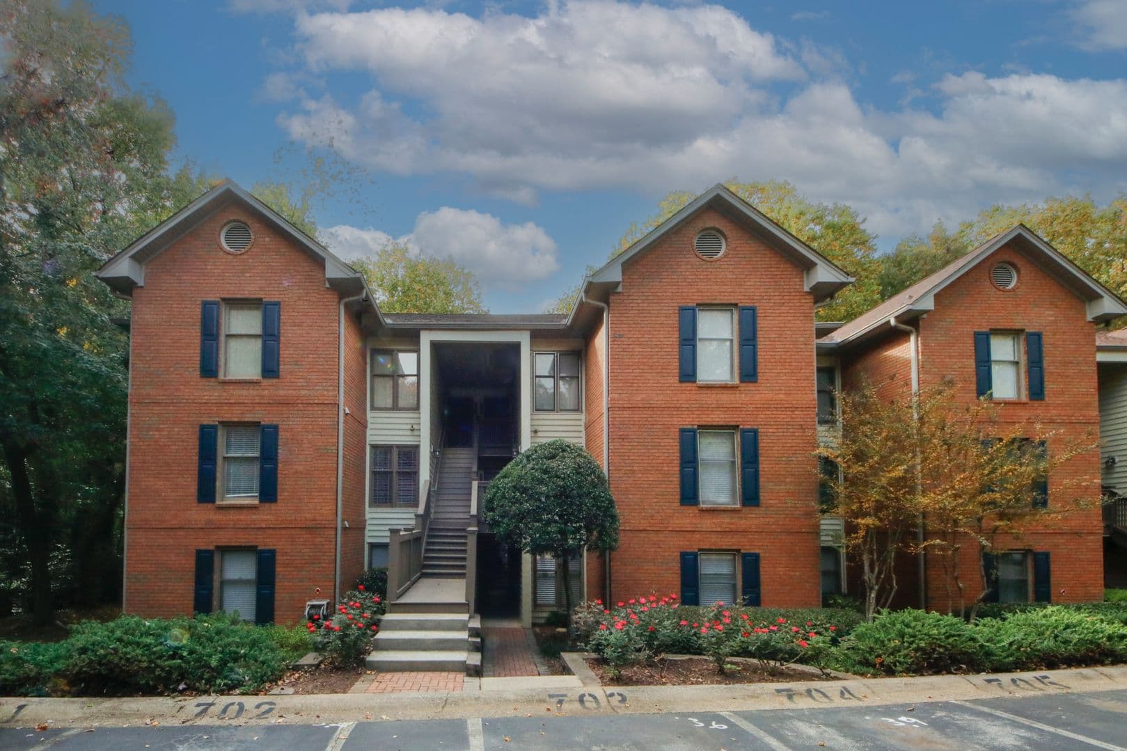 702 Garden Ct., Sandy Springs, GA, 30328 1 of 51
