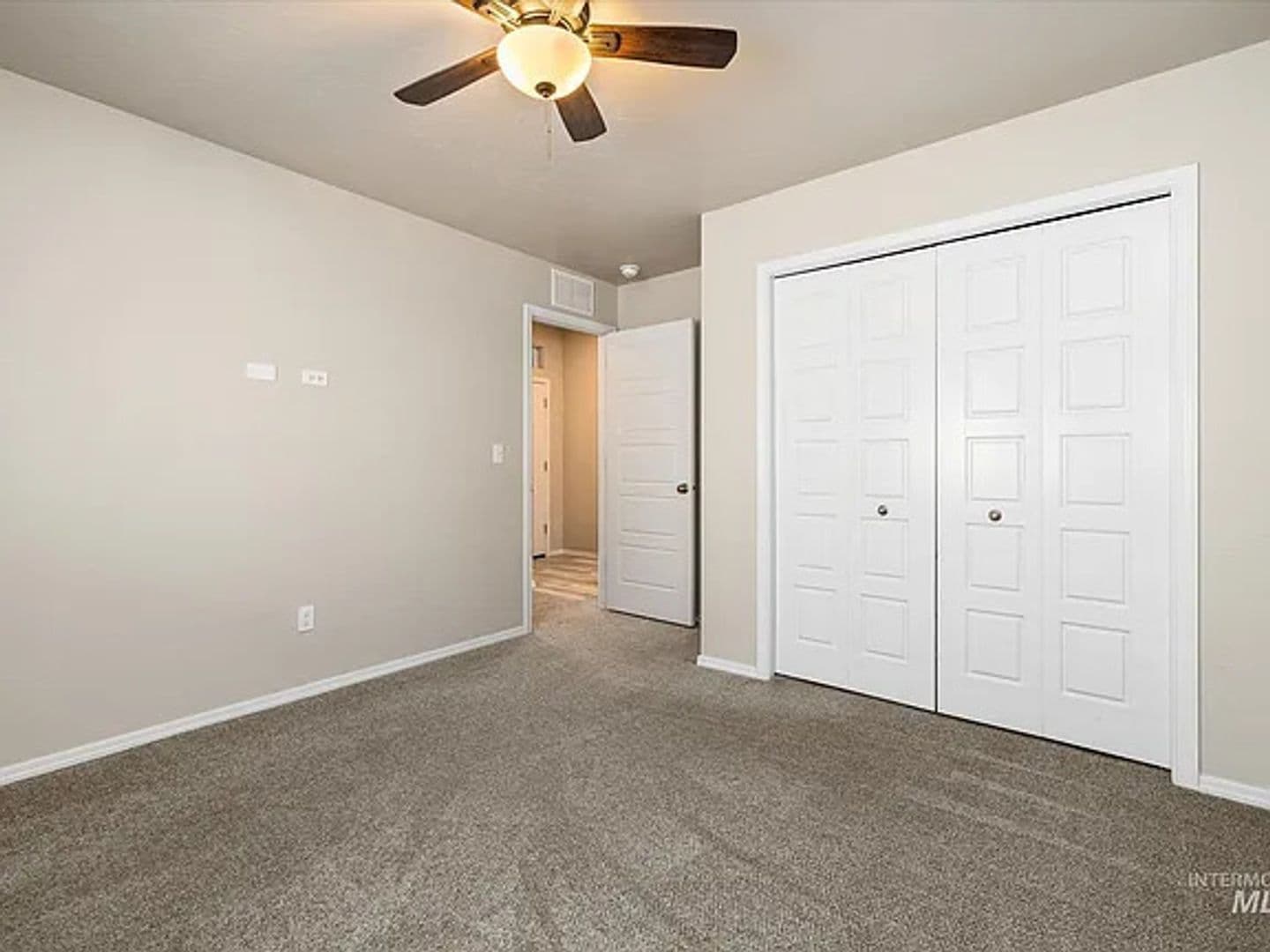 11887 W Box Canyon St 12 of 19