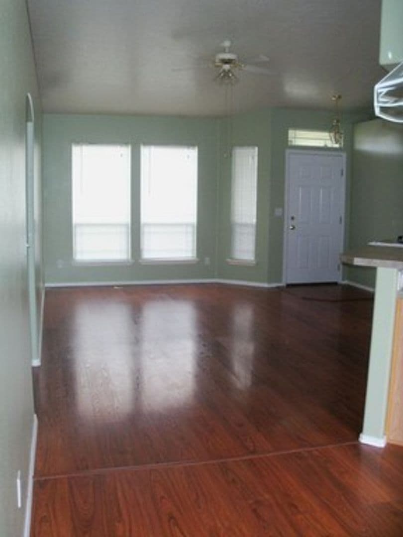 3412 Manchester Dr 4 of 22