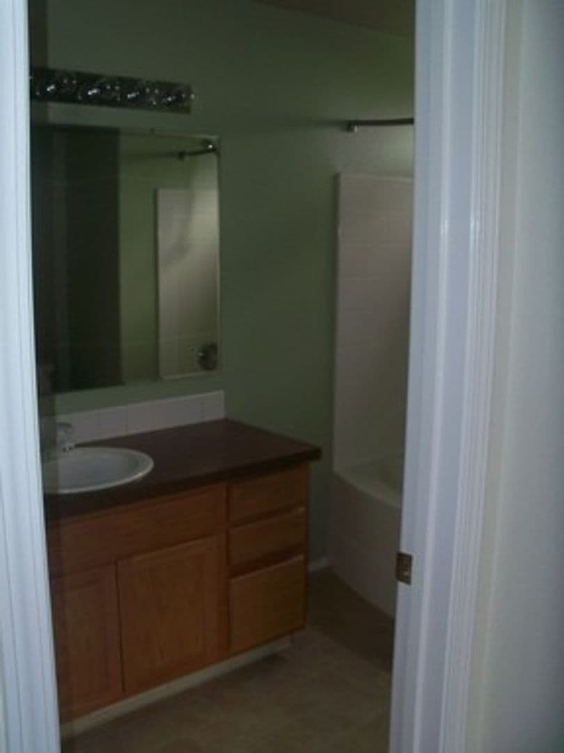 3412 Manchester Dr 3 of 22