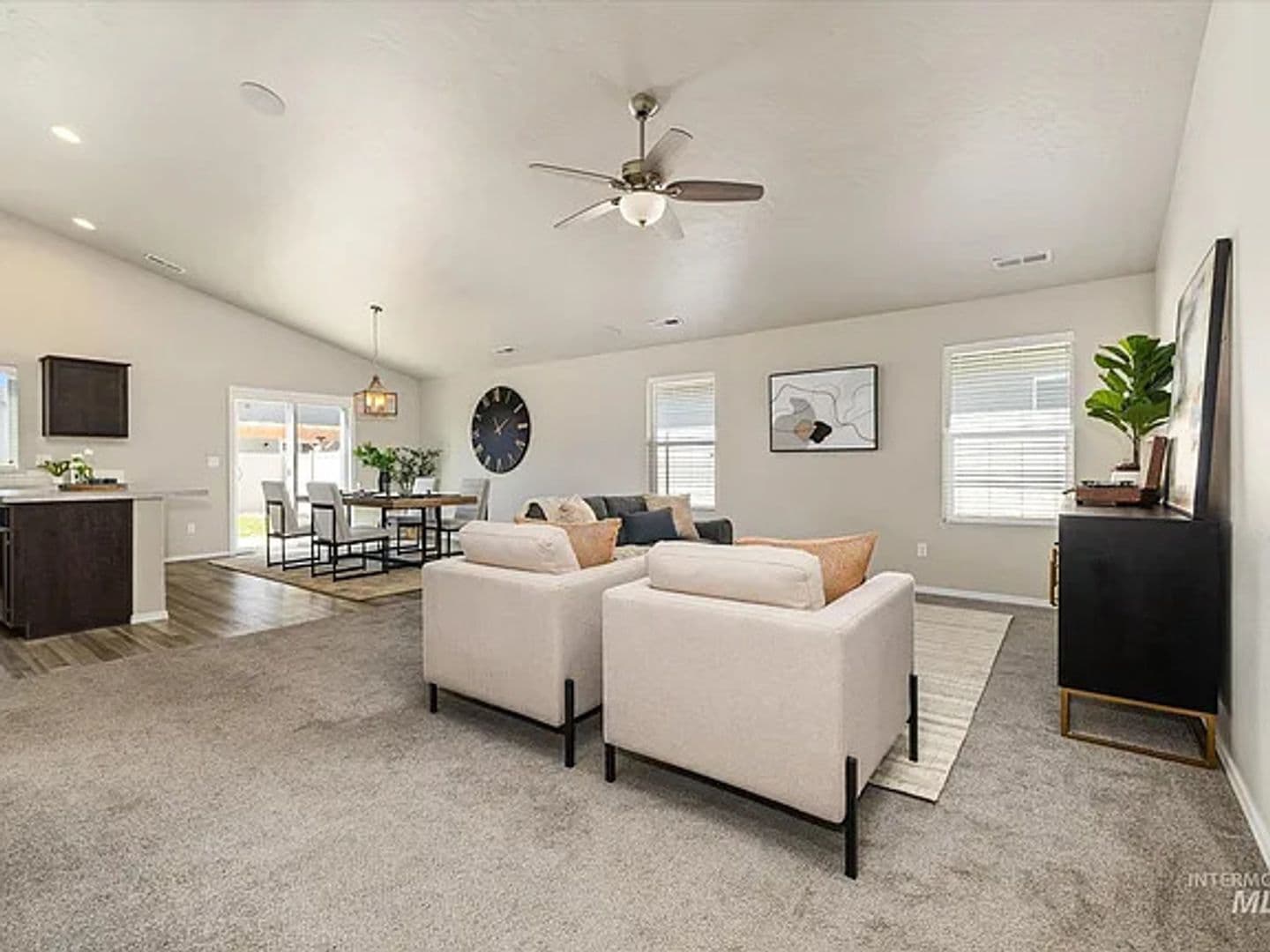 11887 W Box Canyon St 5 of 19