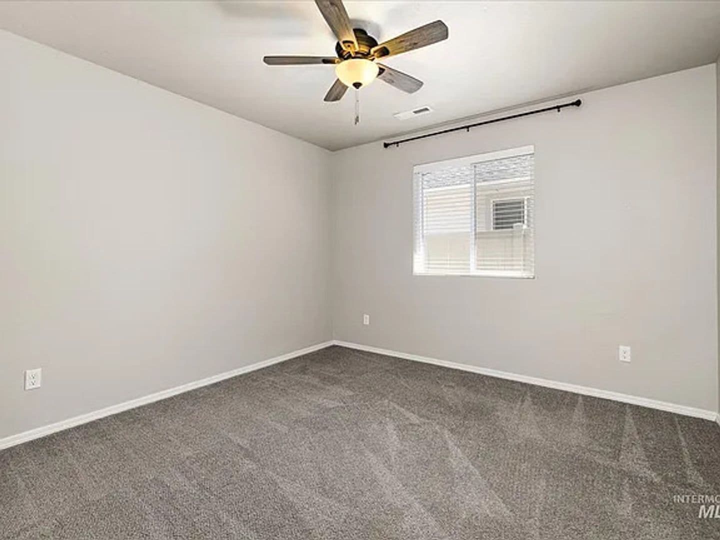 11887 W Box Canyon St 16 of 19