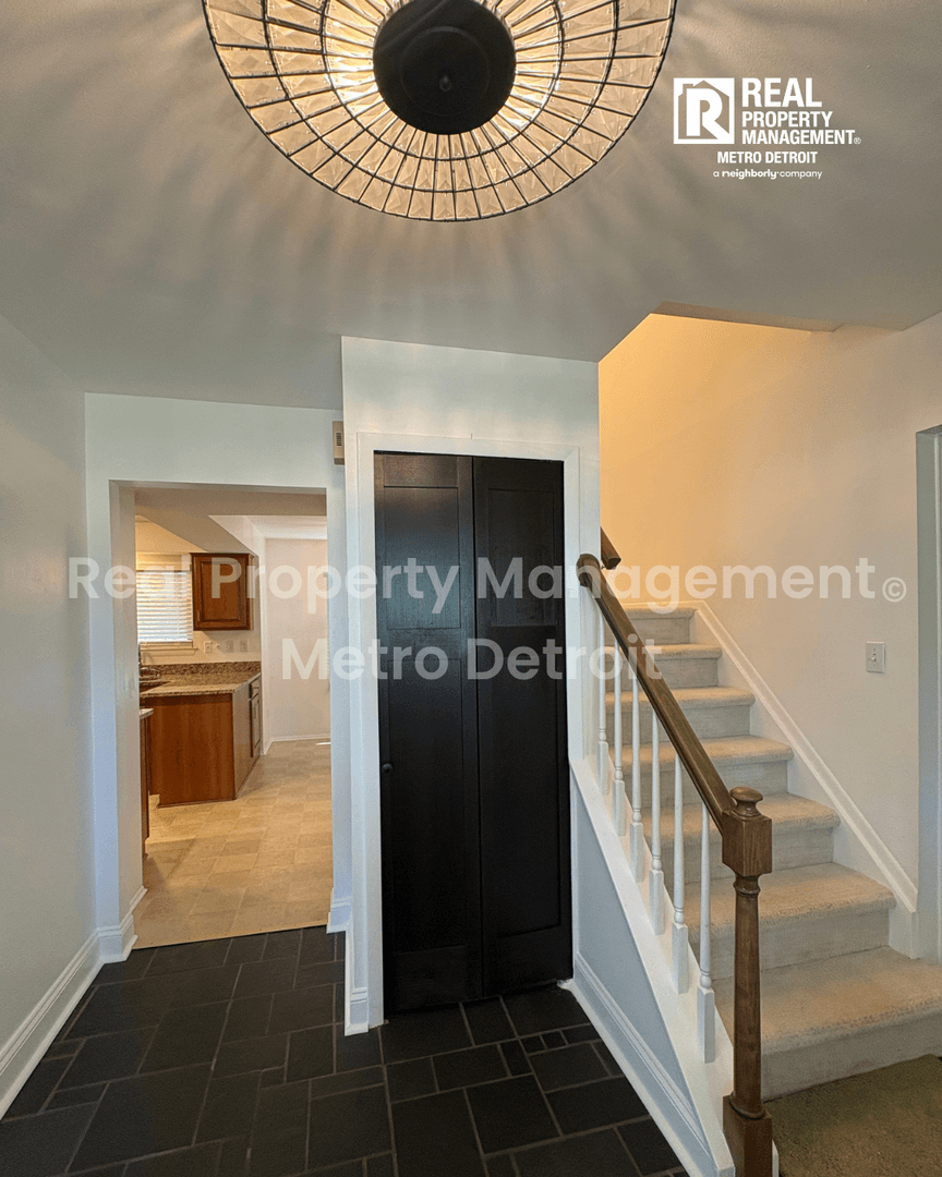 3028 Caswell Drive 3 of 31