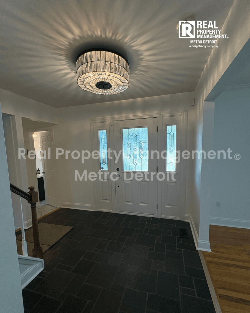 3028 Caswell Drive 2 of 31