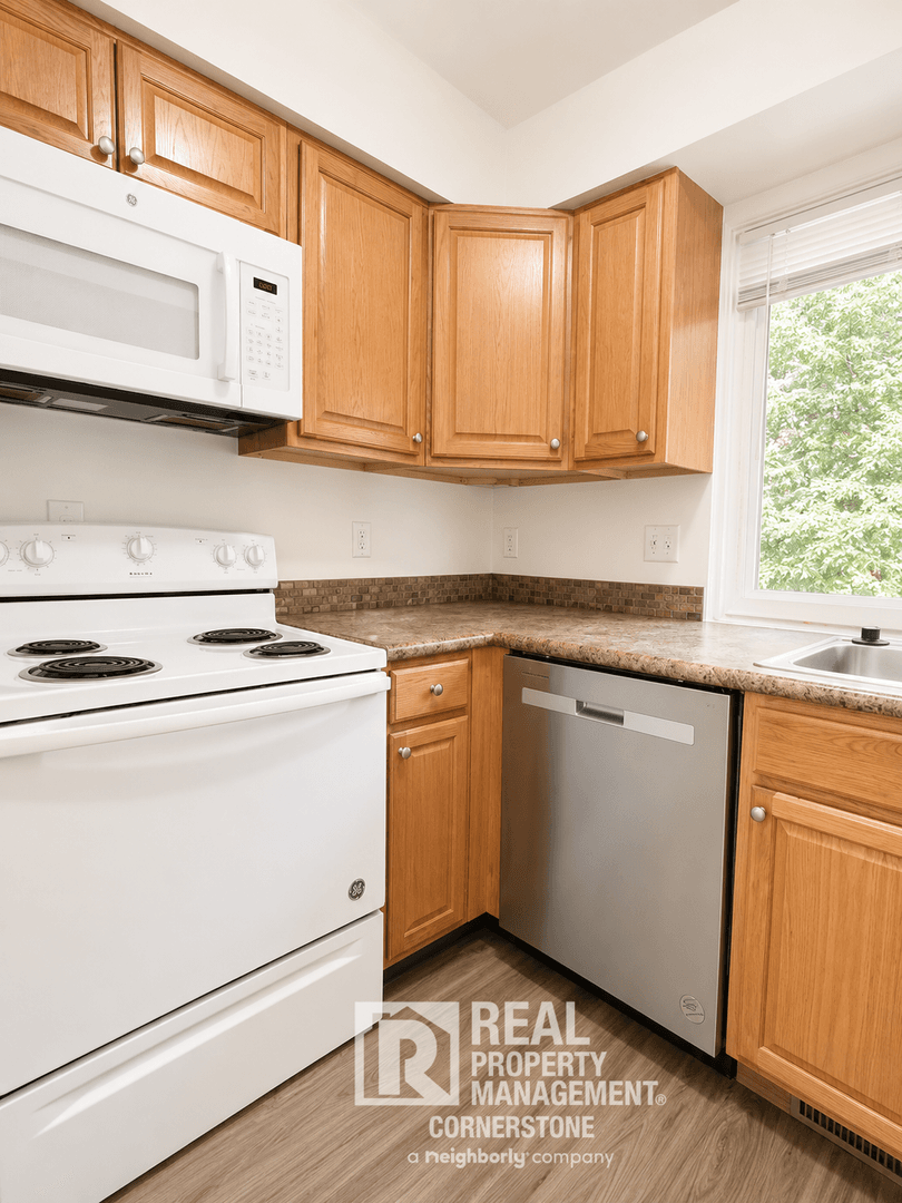 5735 E G Ave 2 of 18