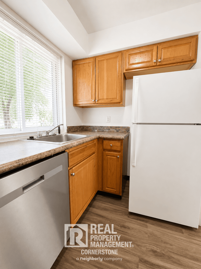 5735 E G Ave 3 of 18