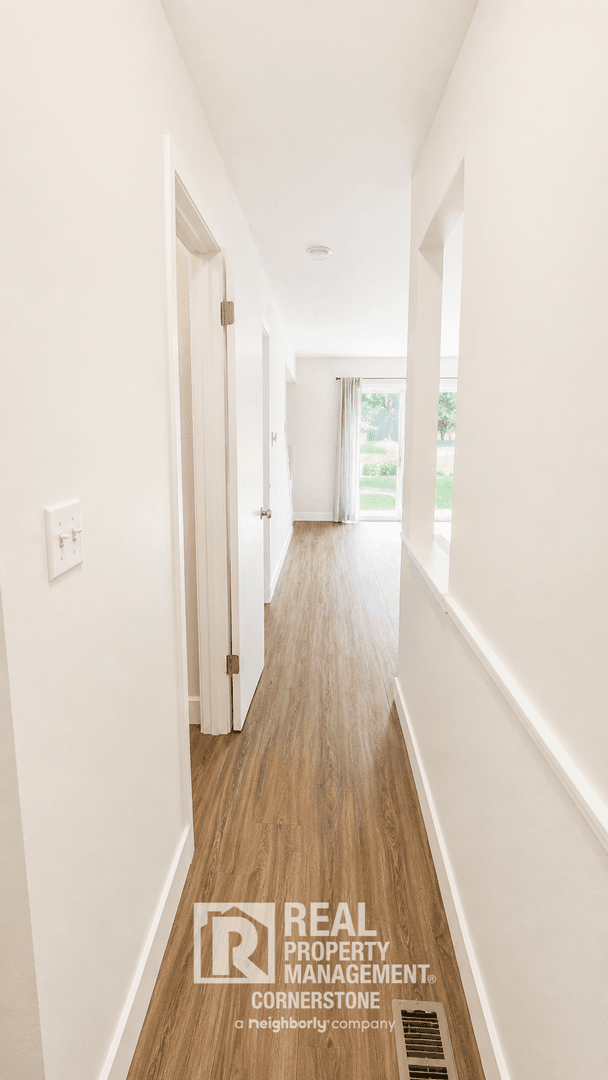 5735 E G Ave 5 of 18