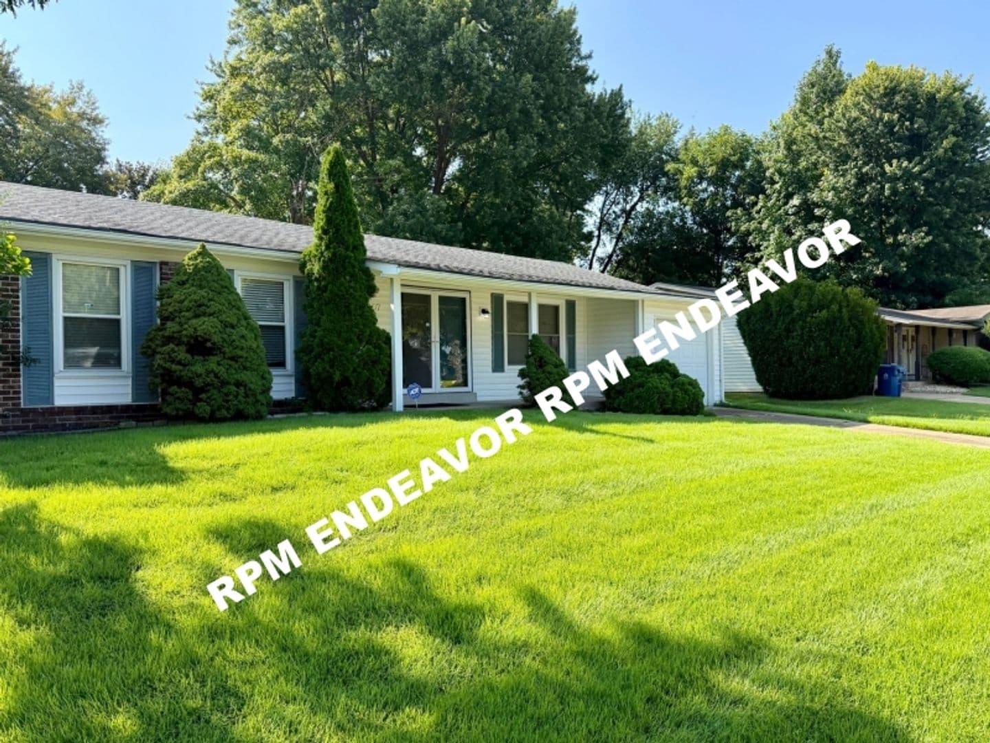 1407 La Cerros Lane 2 of 23