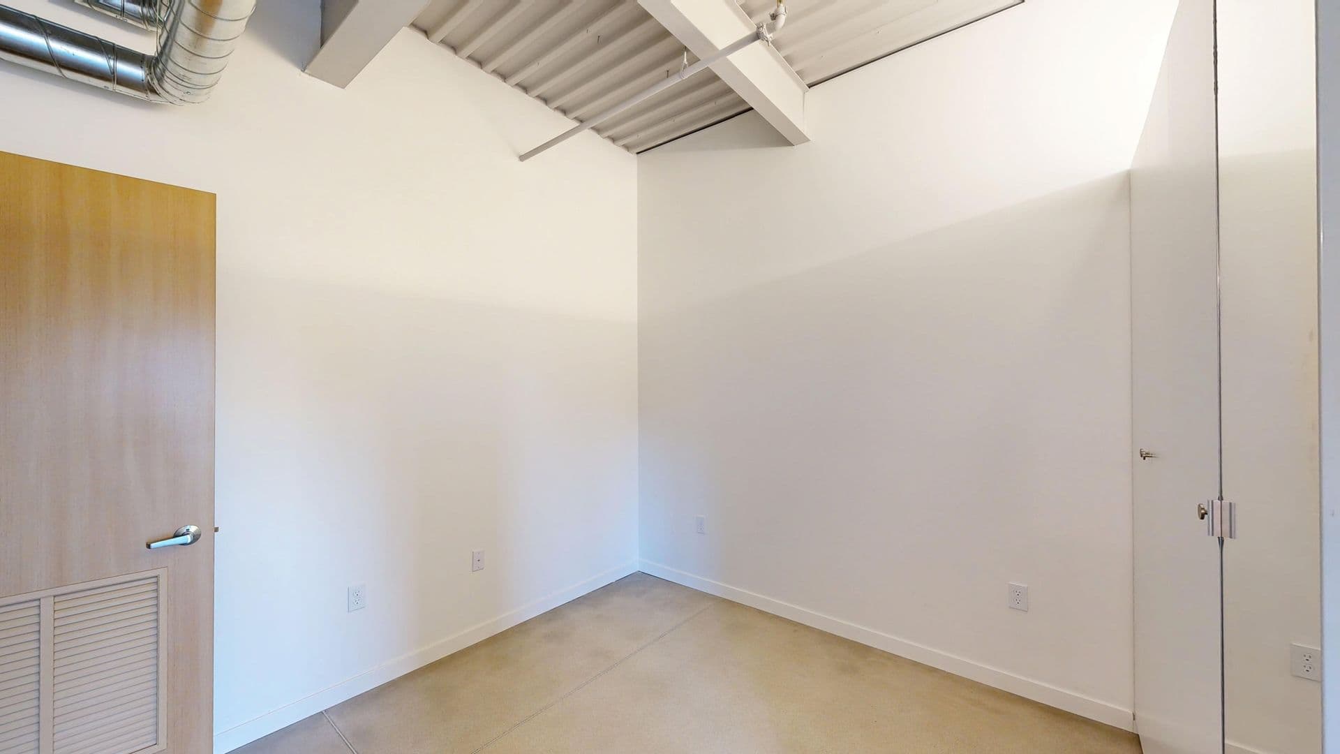 418 East Grand 6 of 8
