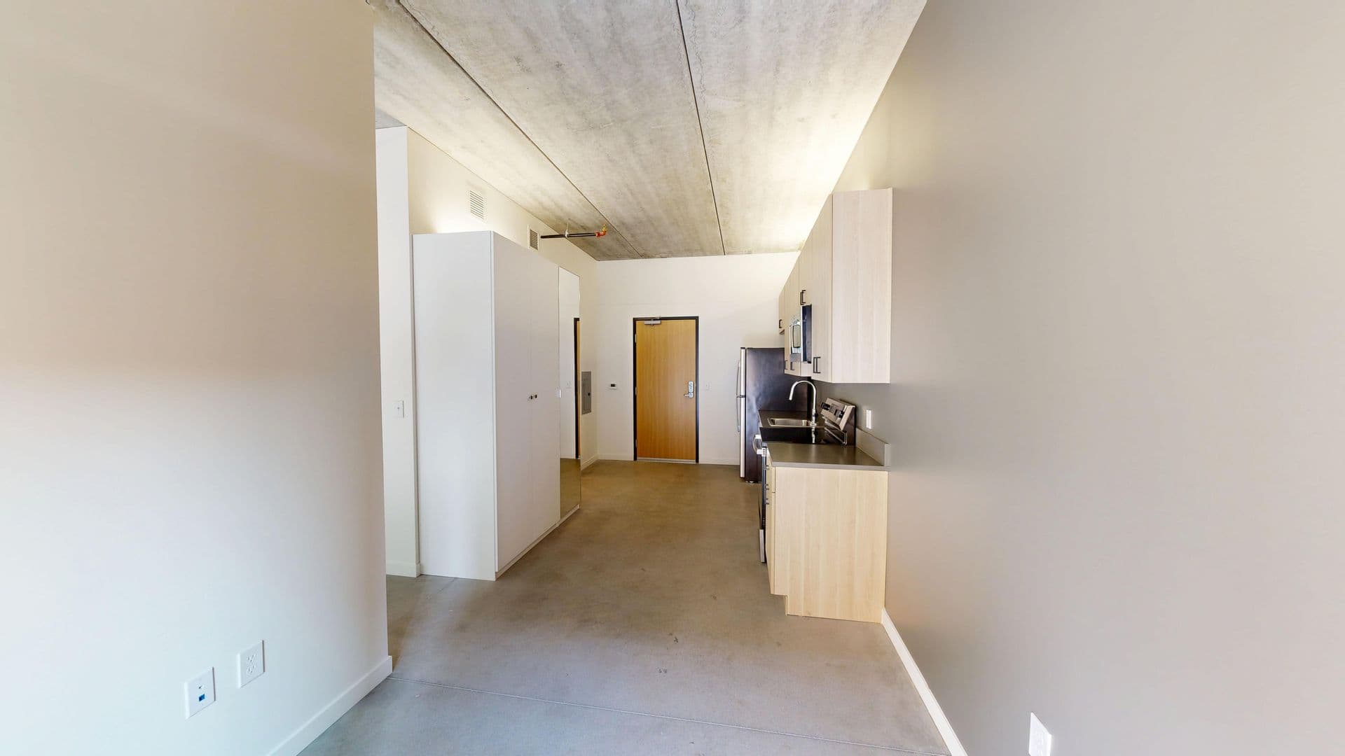 418 East Grand 2 of 6