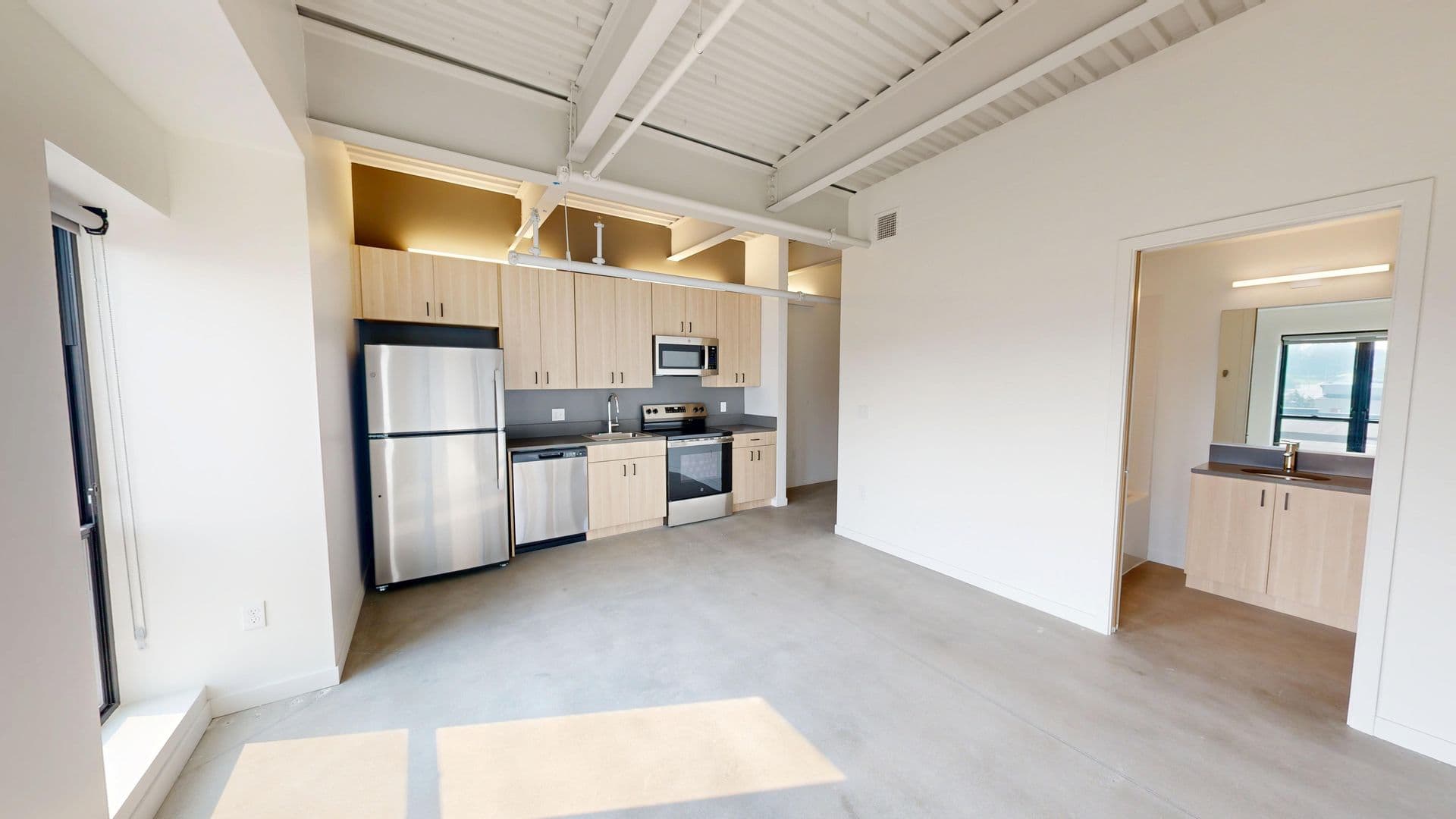 418 East Grand 3 of 11