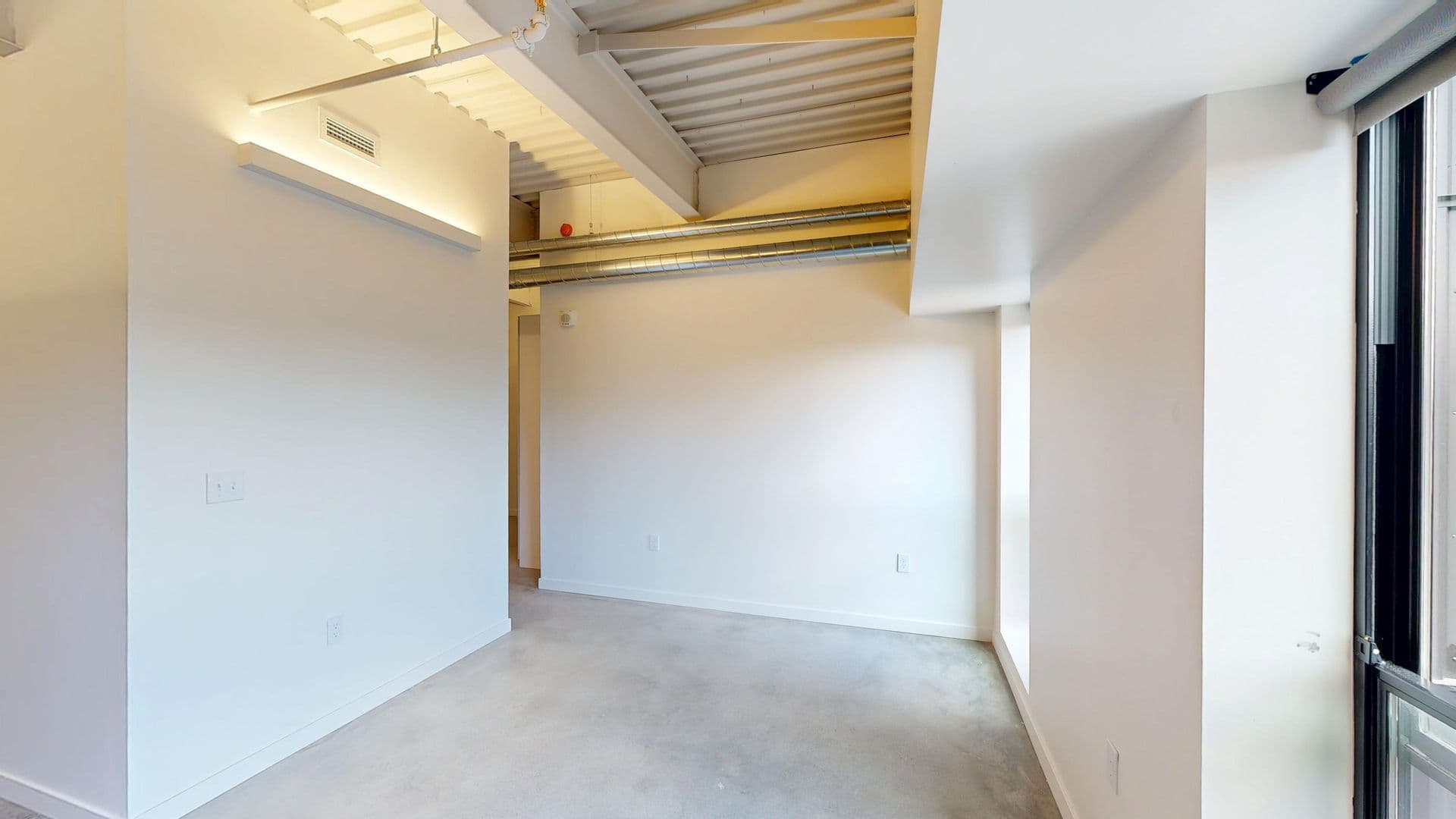 418 East Grand 5 of 8