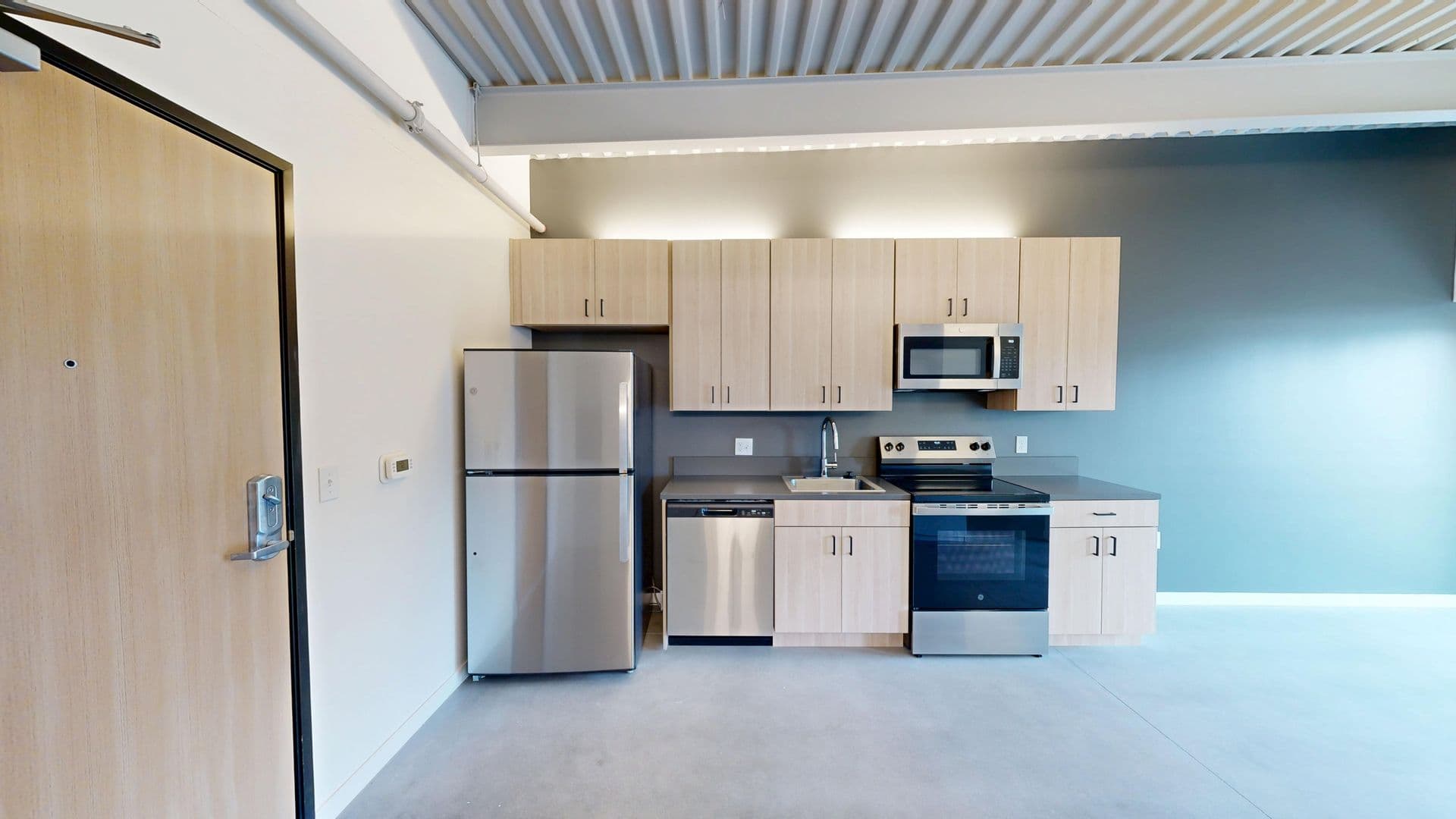 418 East Grand 2 of 7