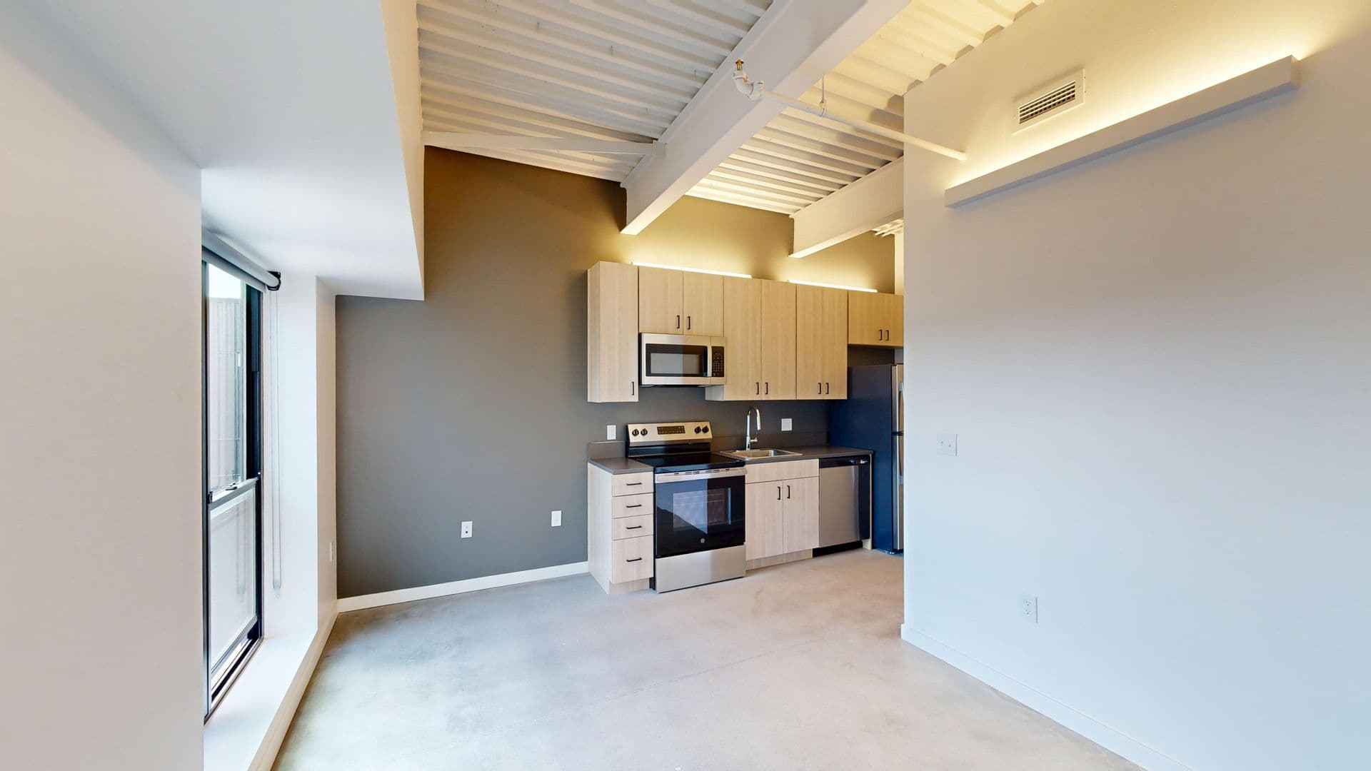 418 East Grand 3 of 8