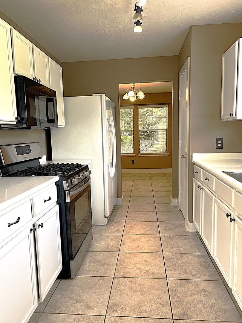 6819 Kingwood Glen Drive 8 of 35