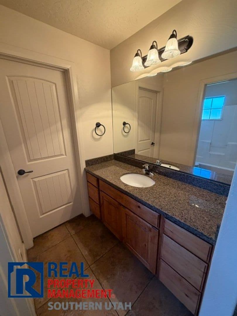 370 W Buena Vista Blvd #108 7 of 13