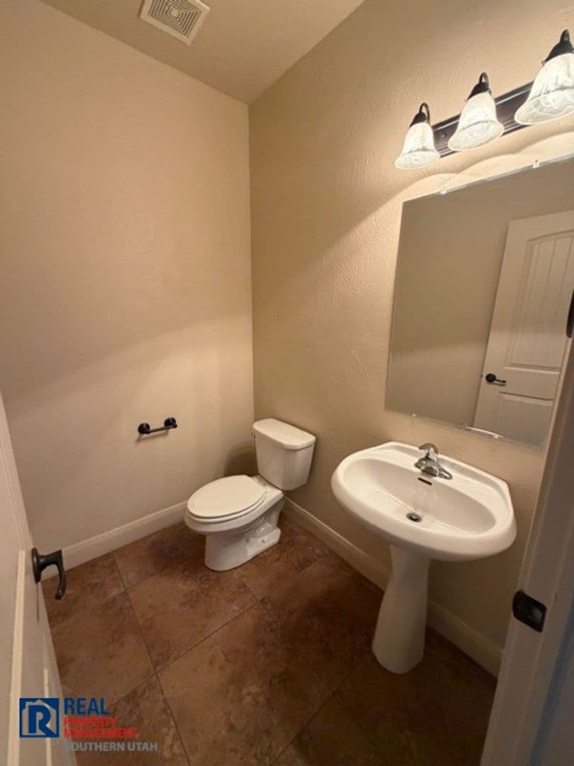 370 W Buena Vista Blvd #108 5 of 13