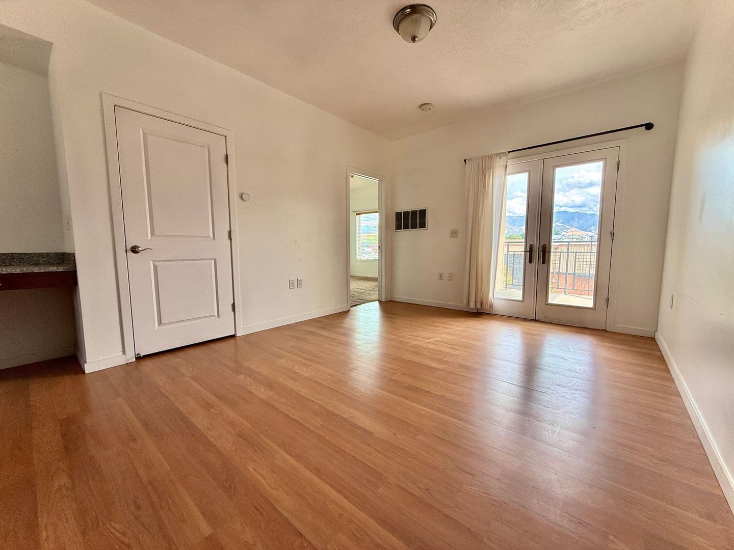 2150 S Main St #308 7 of 18