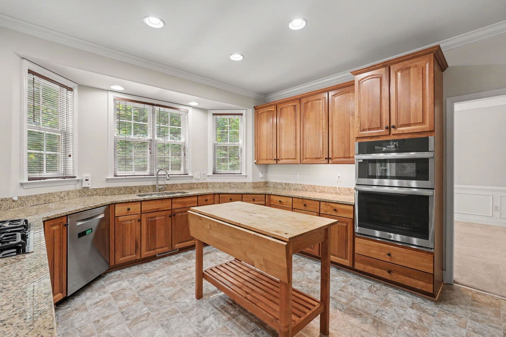24 Crestwood Ln 36 of 38