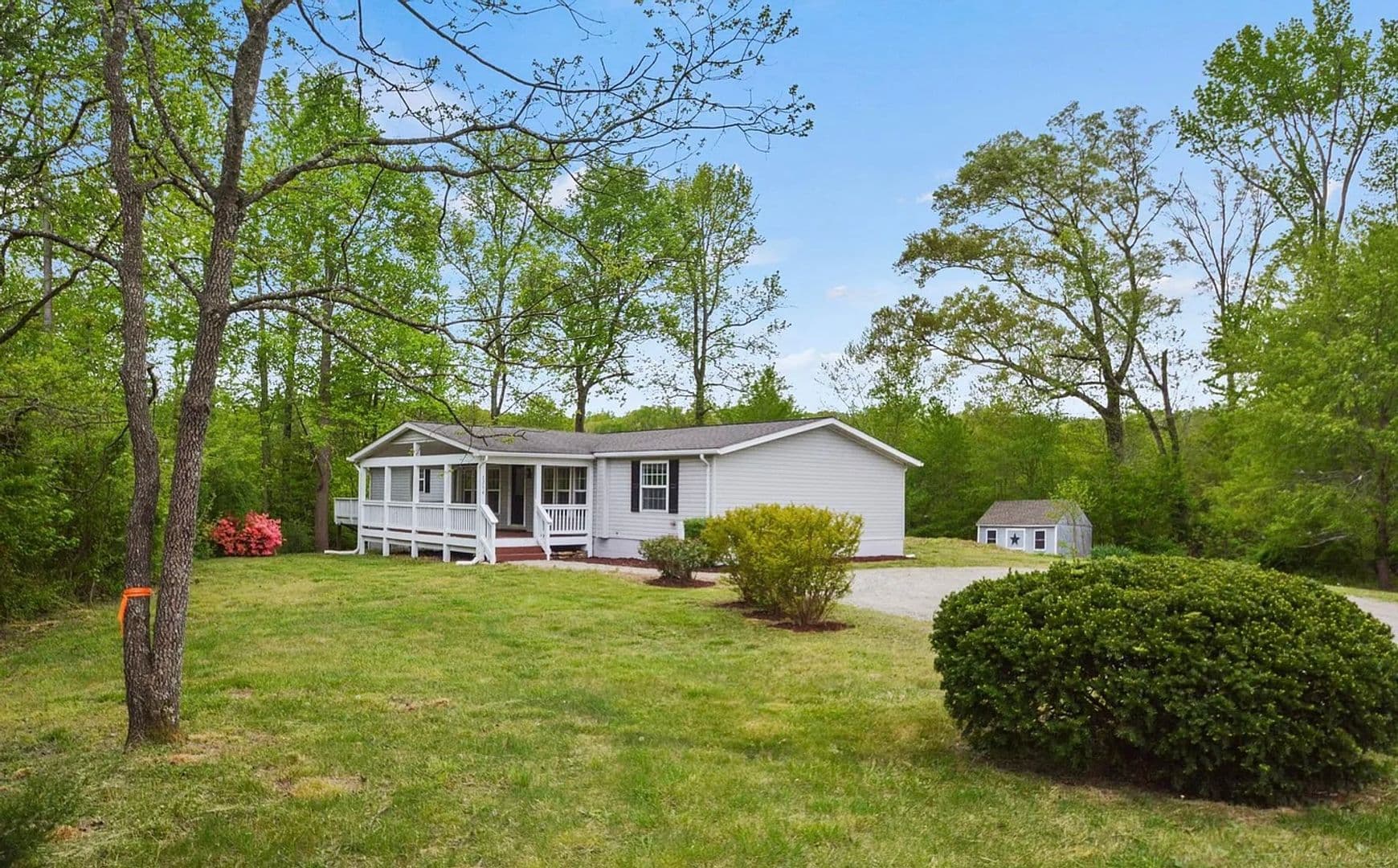 7254 Lipscomb dr. 1 of 8