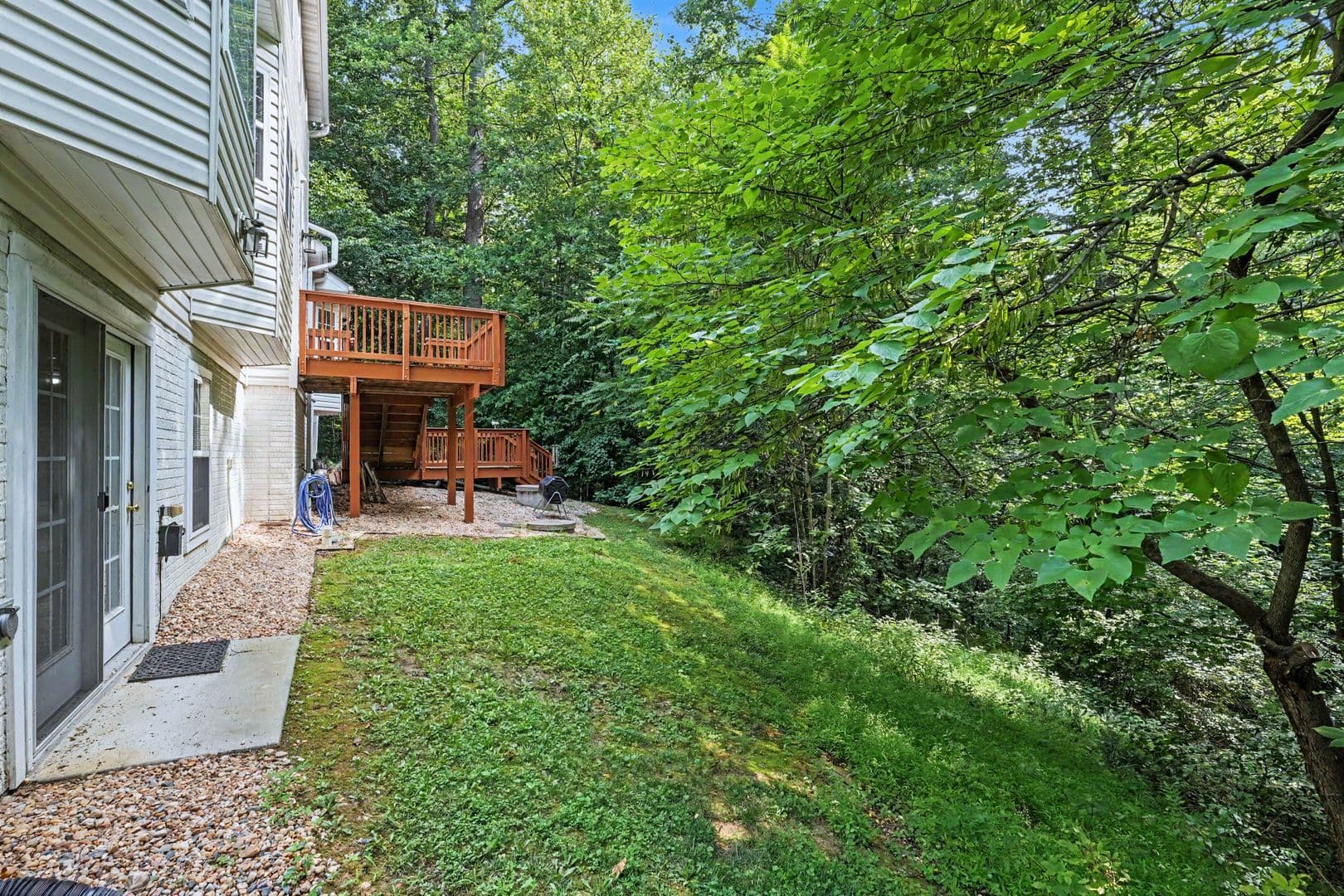 24 Crestwood Ln 26 of 38