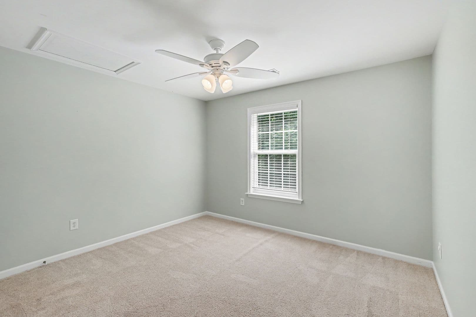 24 Crestwood Ln 27 of 38