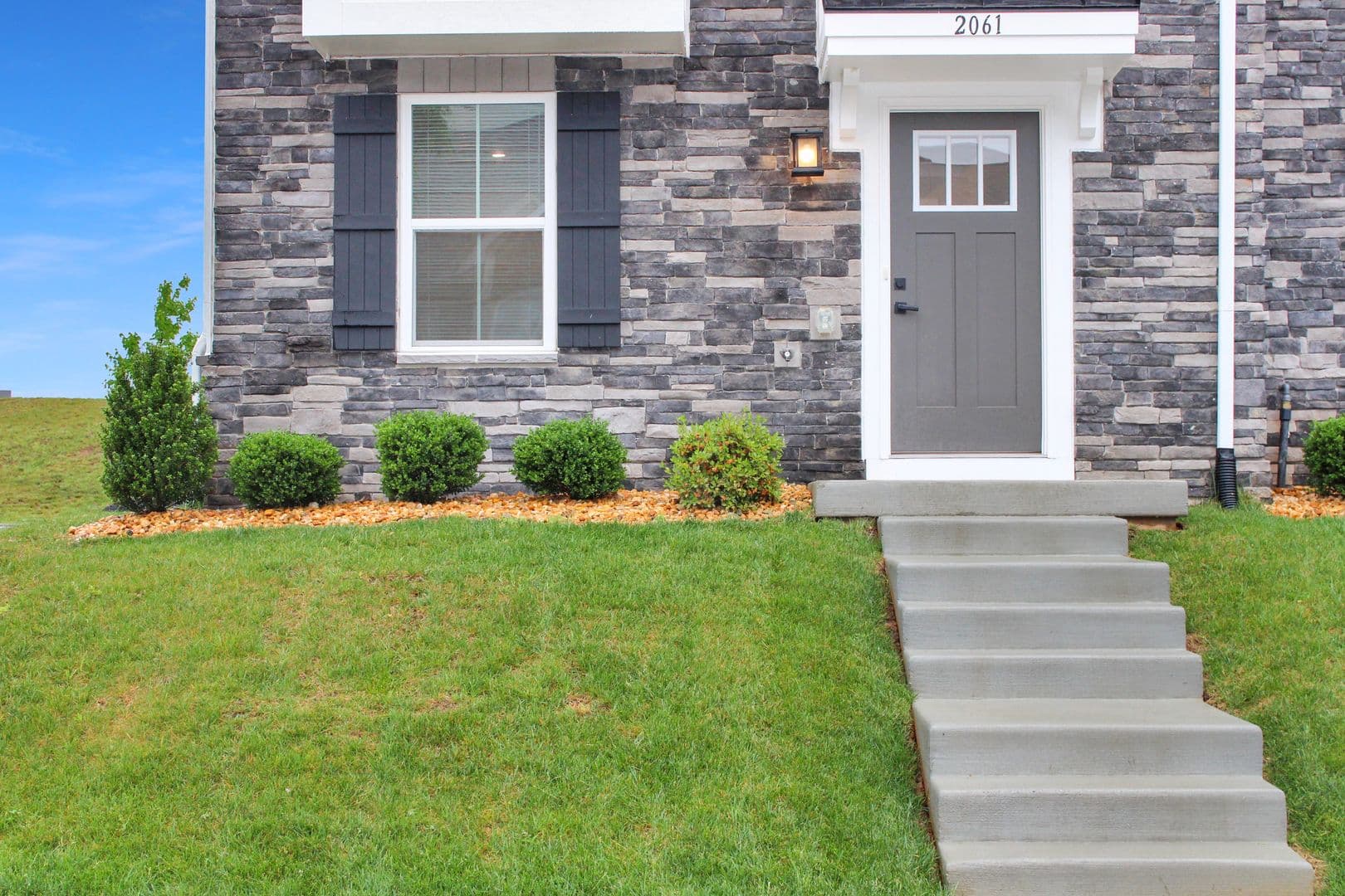 Lockwood Dr 2061 3 of 28