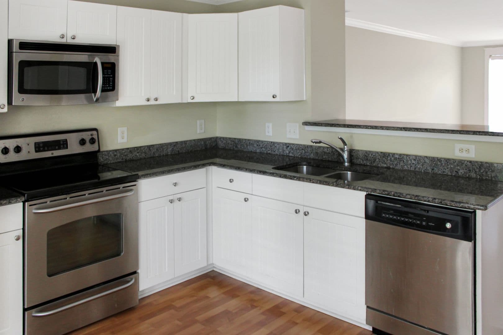 Candlewood Ct 1855 3 of 27