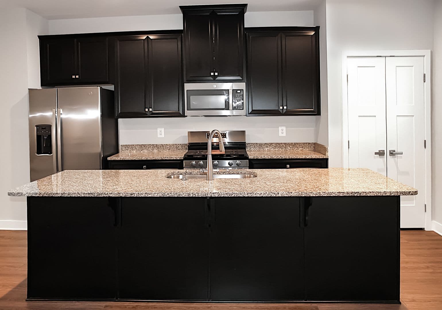 Lockwood Dr 2061 8 of 28