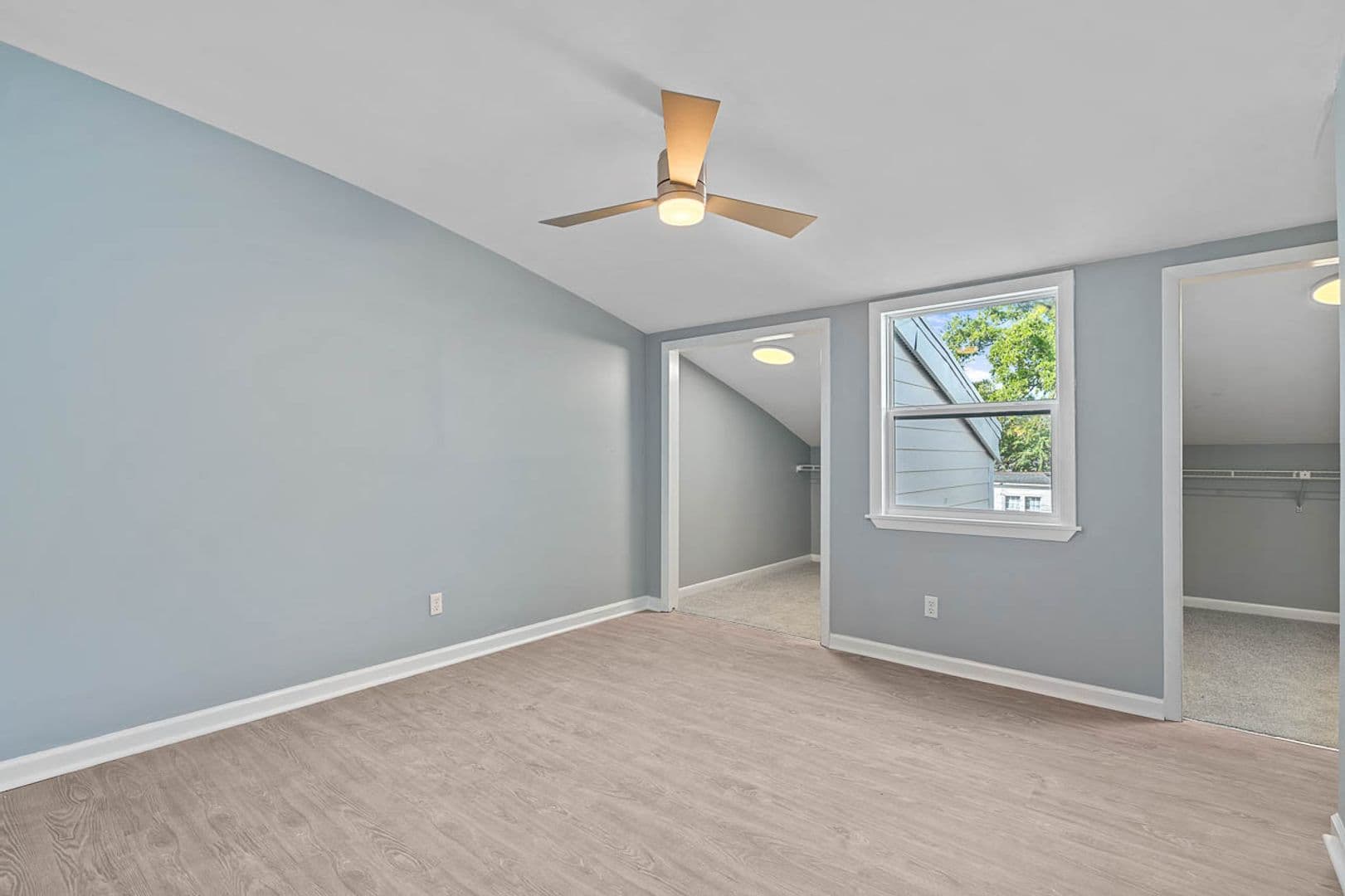 604 E. Iredell Avenue 9 of 19