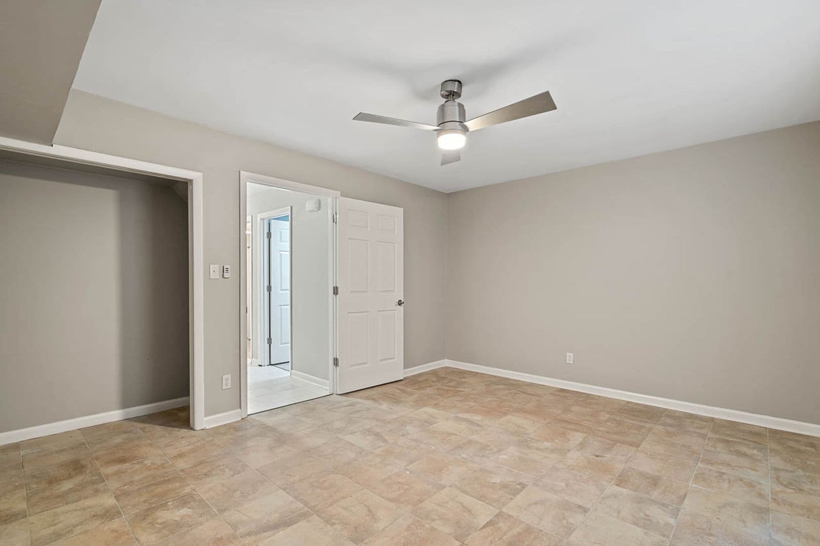 604 E. Iredell Avenue 11 of 19