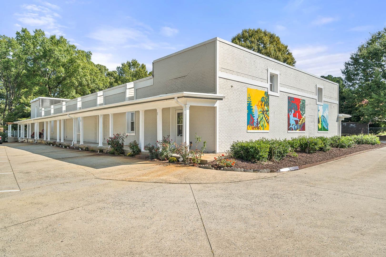 604 E. Iredell Avenue 1 of 12