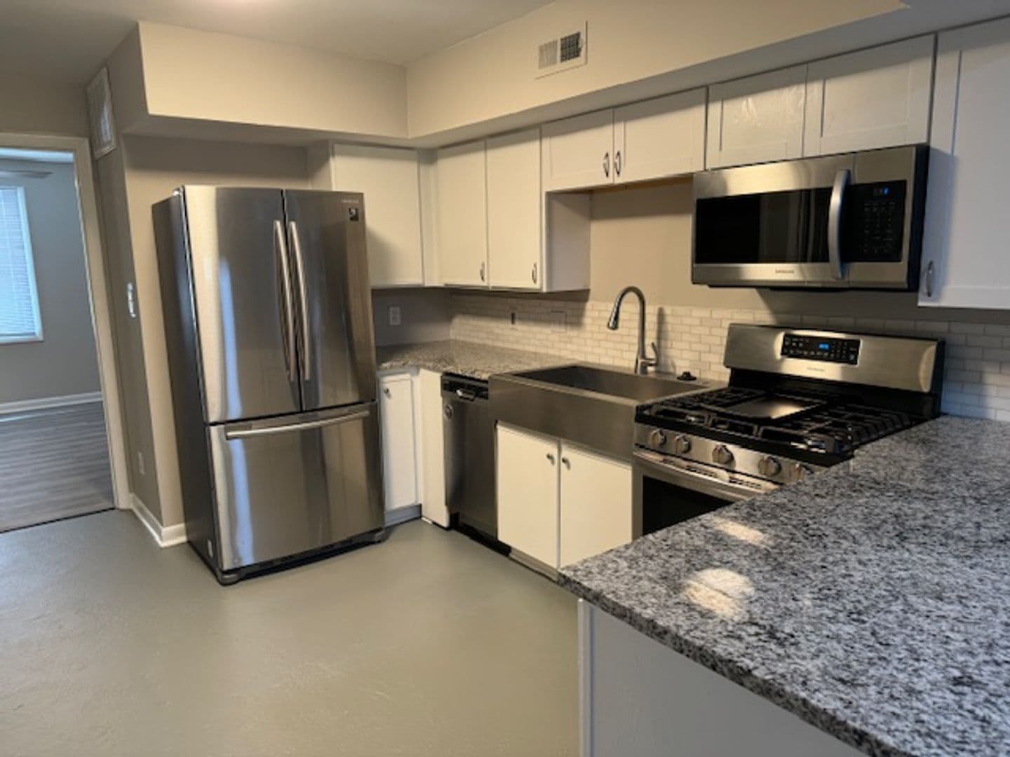 604 E. Iredell Avenue 8 of 19