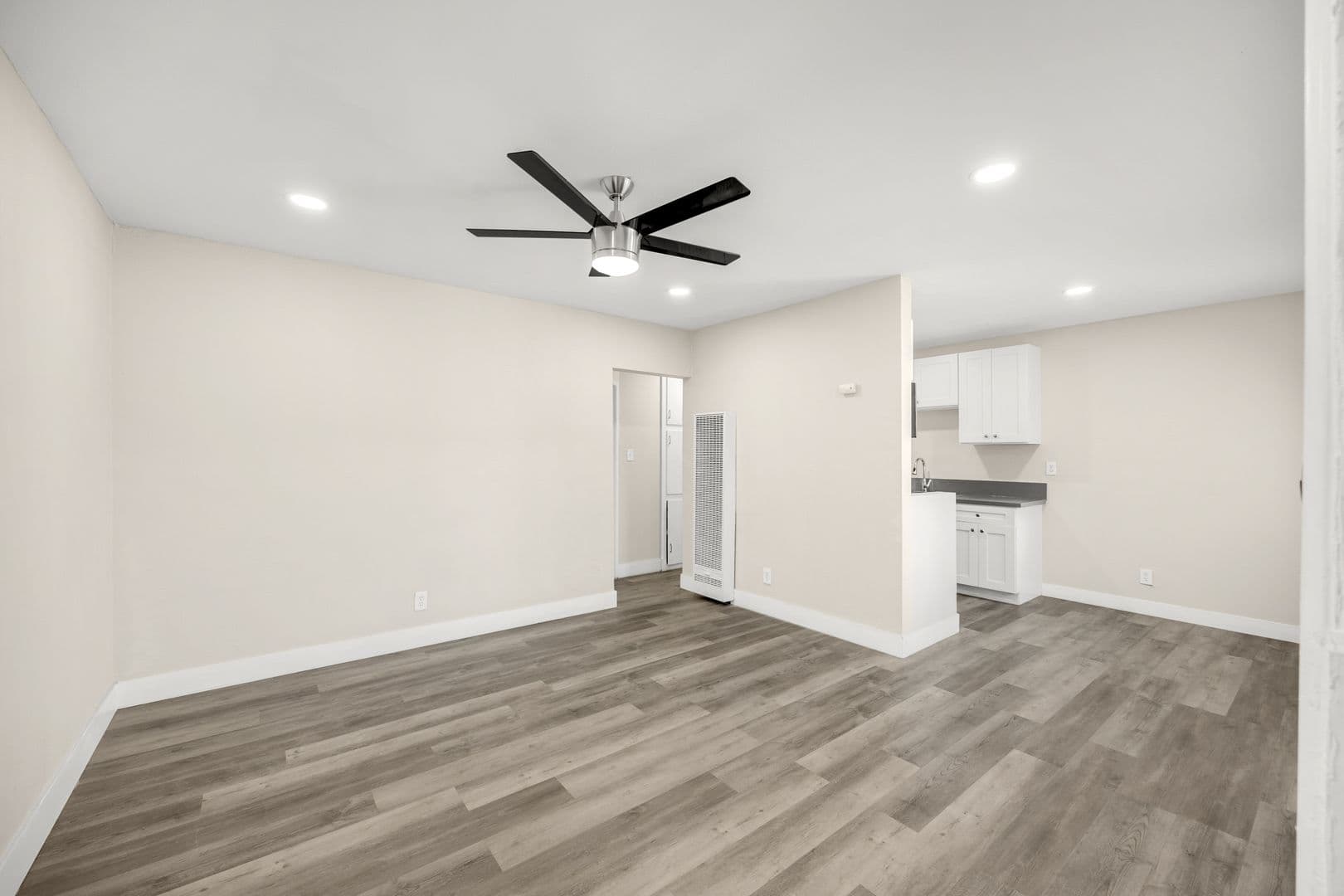 Lakewood Apartments 4 of 15