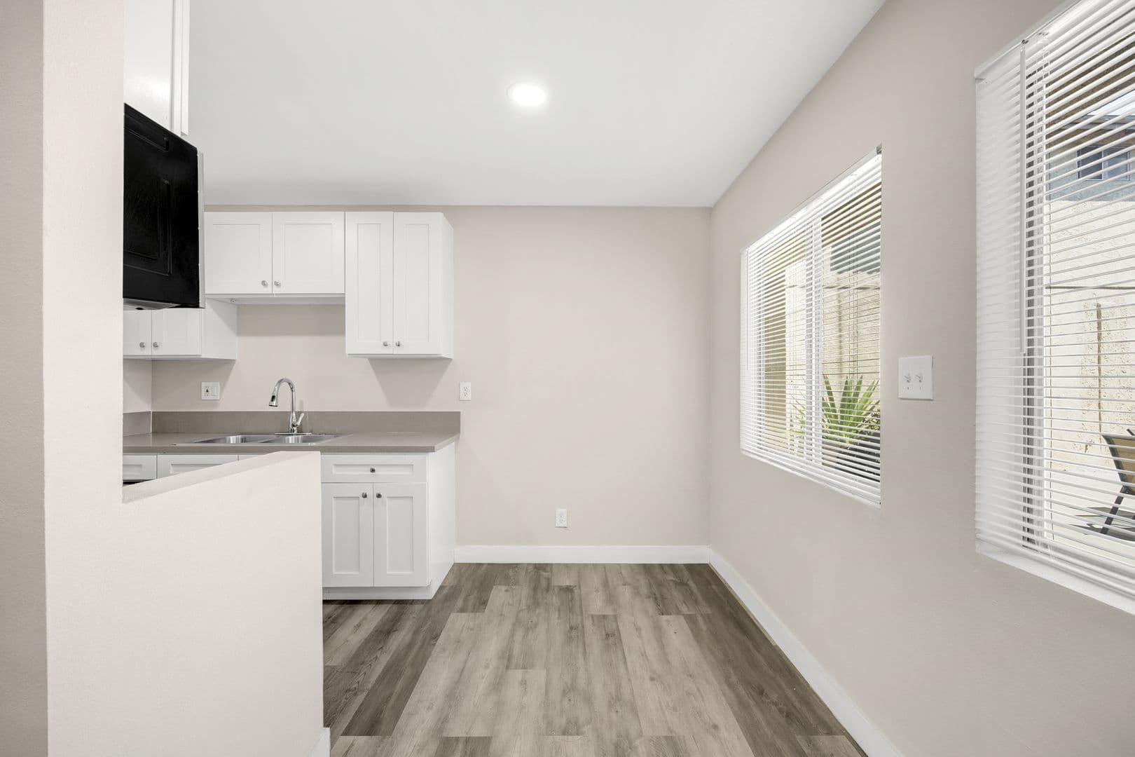 Lakewood Apartments 5 of 13