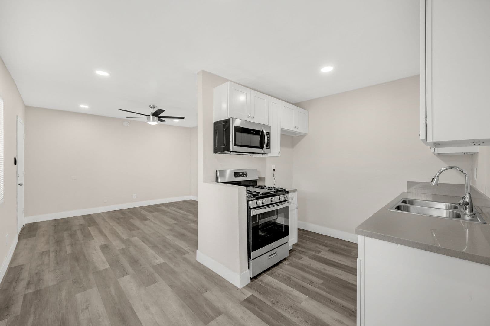 Lakewood Apartments 8 of 13