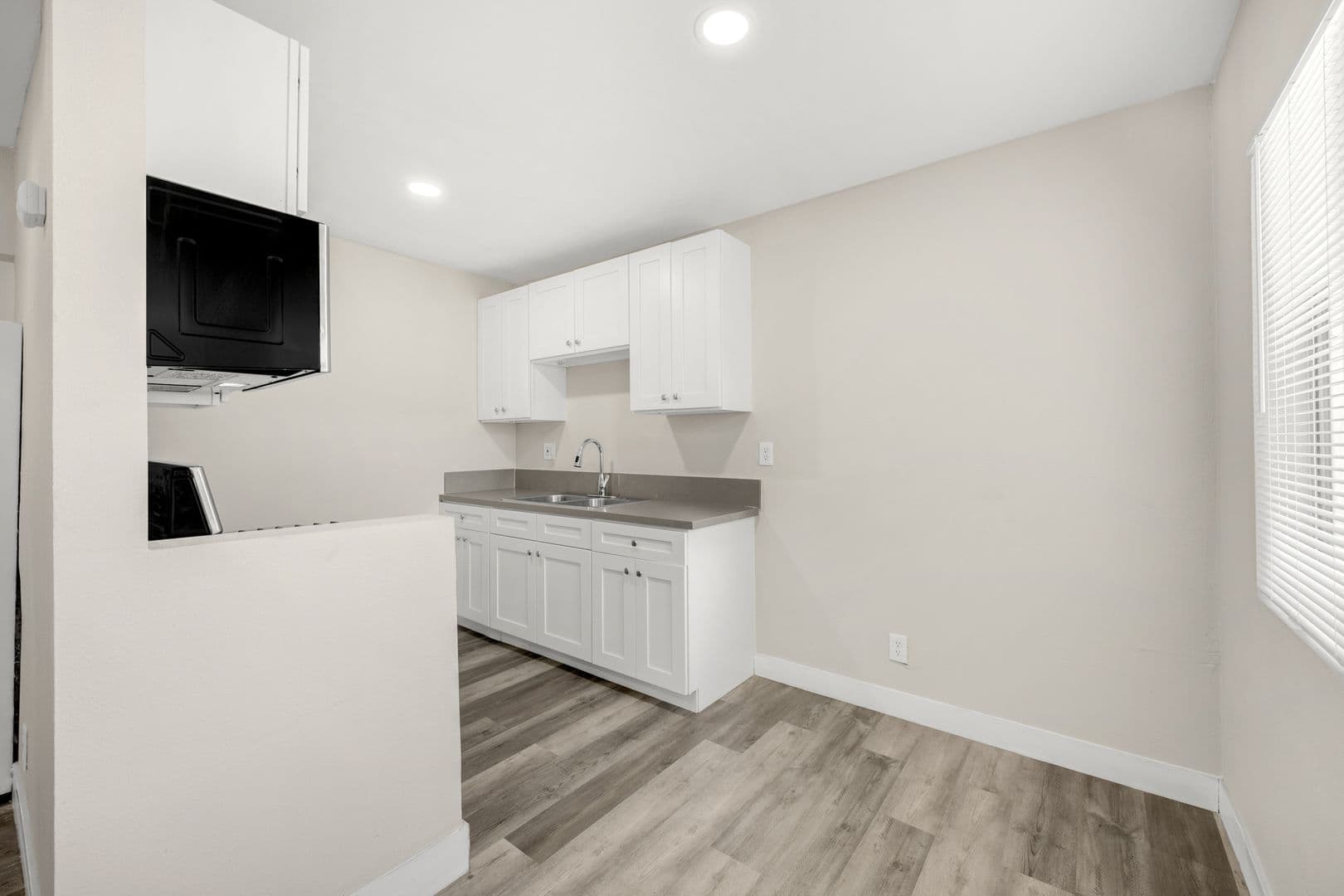 Lakewood Apartments 8 of 15