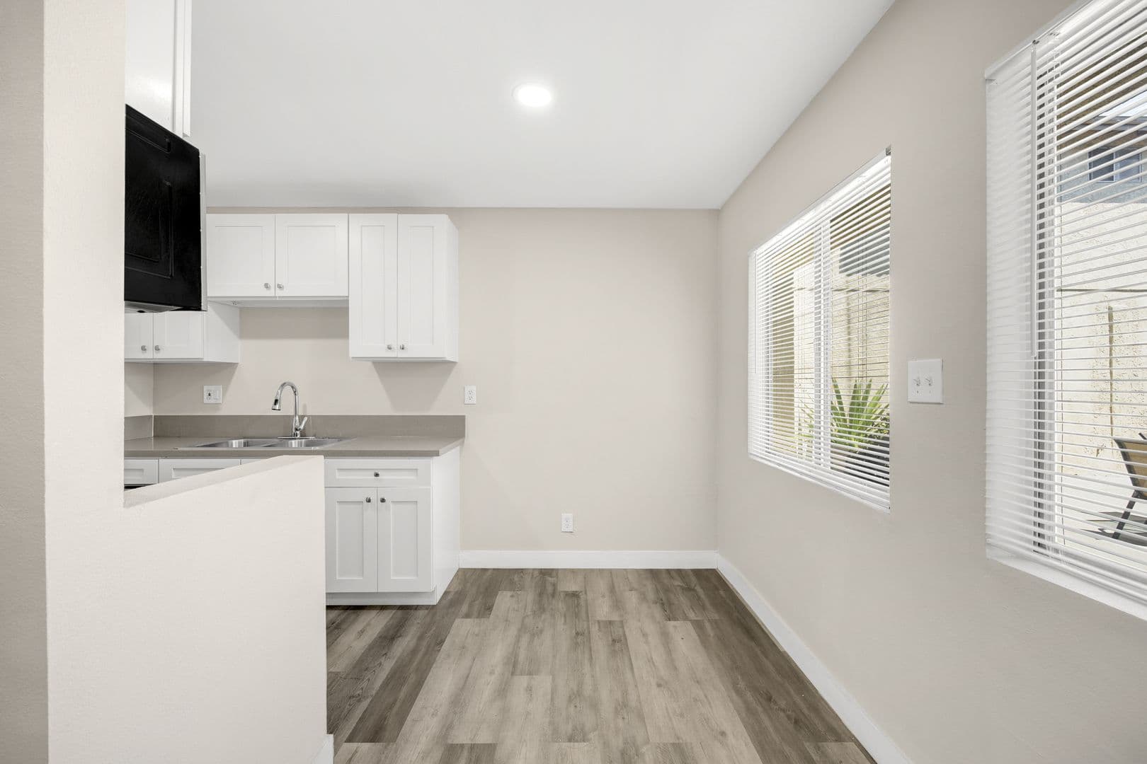 Lakewood Apartments 7 of 15