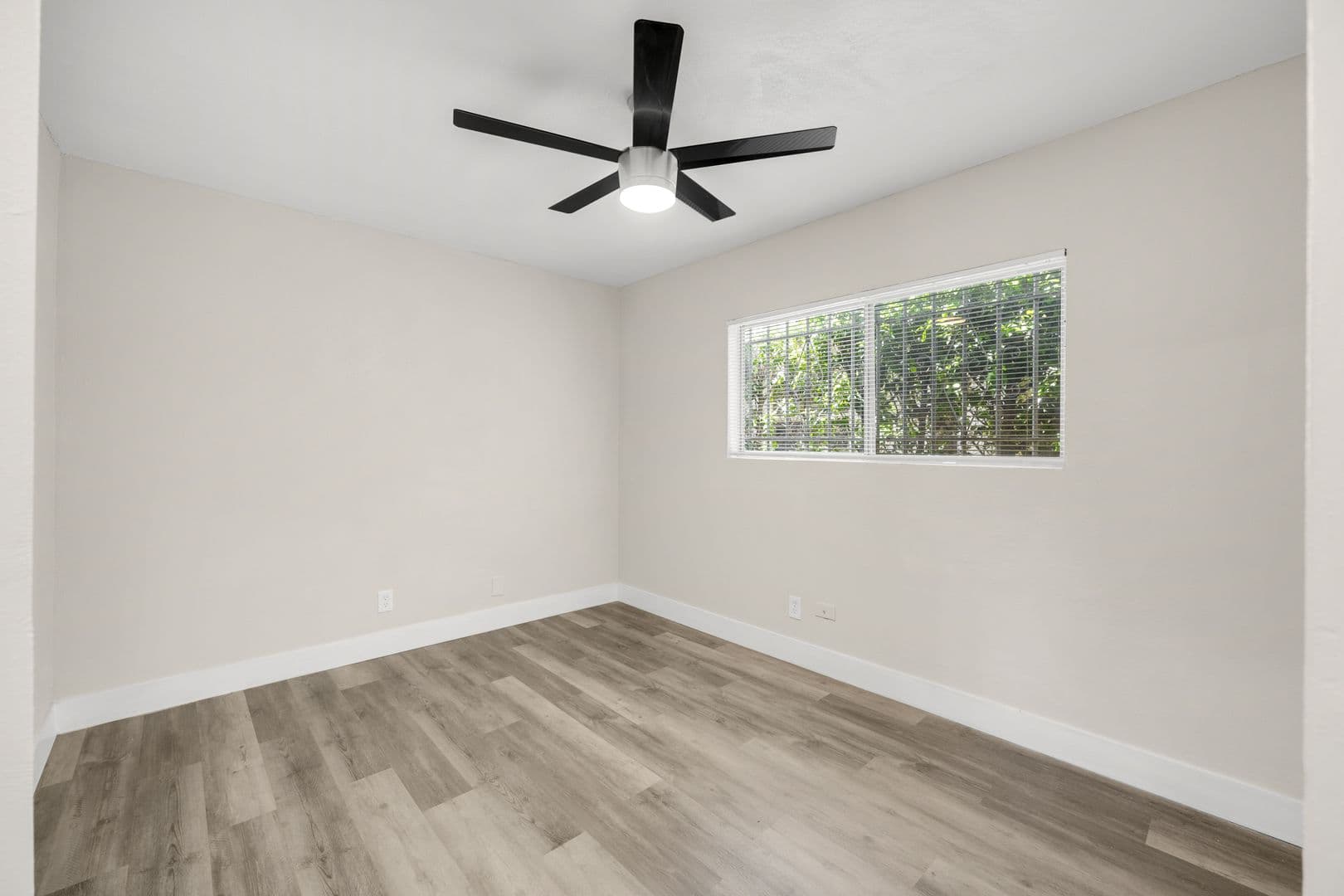 Lakewood Apartments 11 of 15