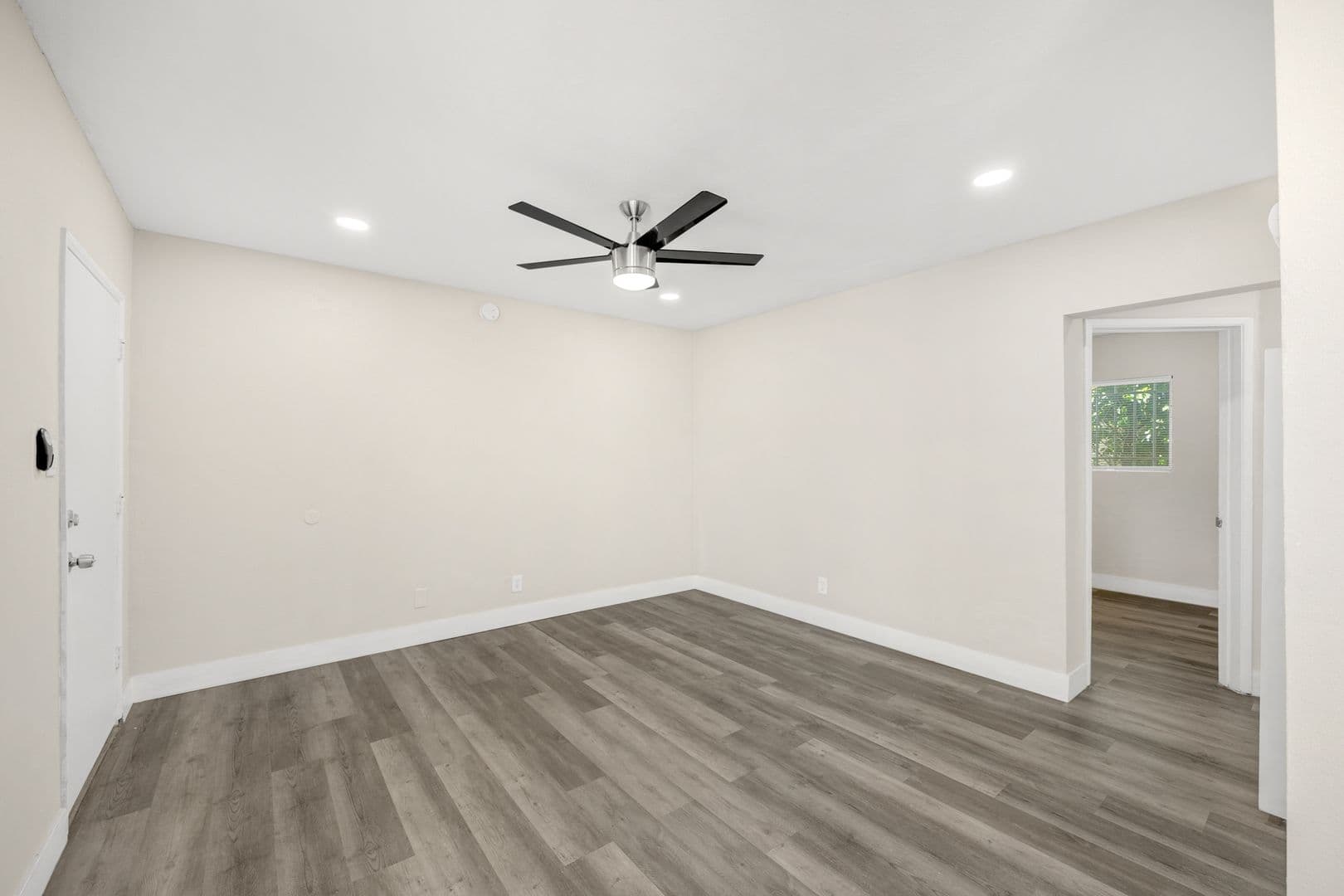 Lakewood Apartments 6 of 15