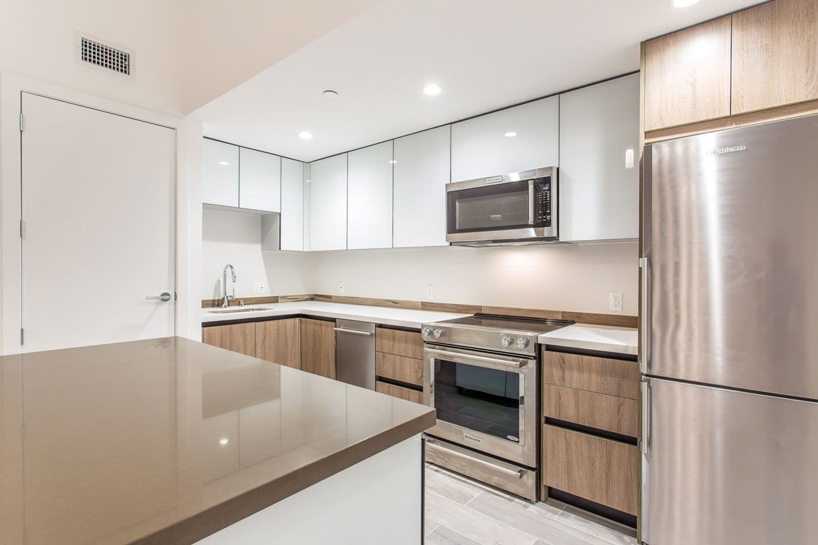 The Lofts on La Brea 3 of 32