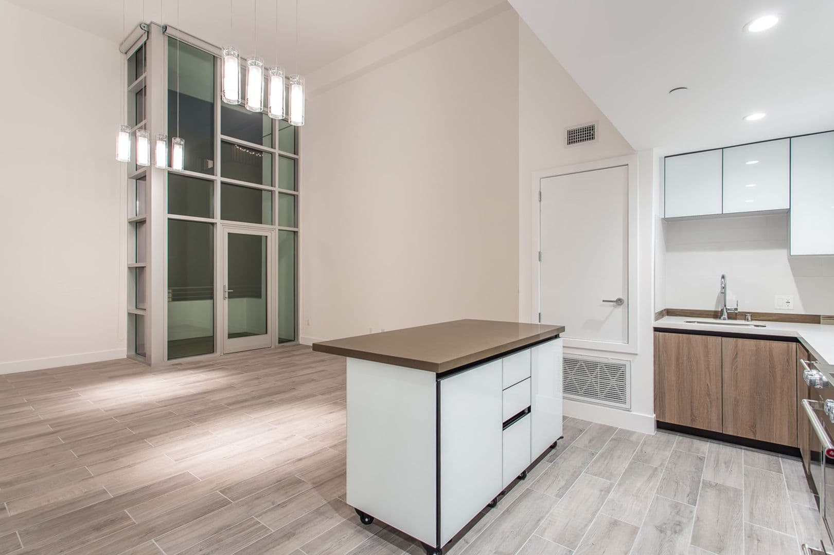 The Lofts on La Brea 2 of 32