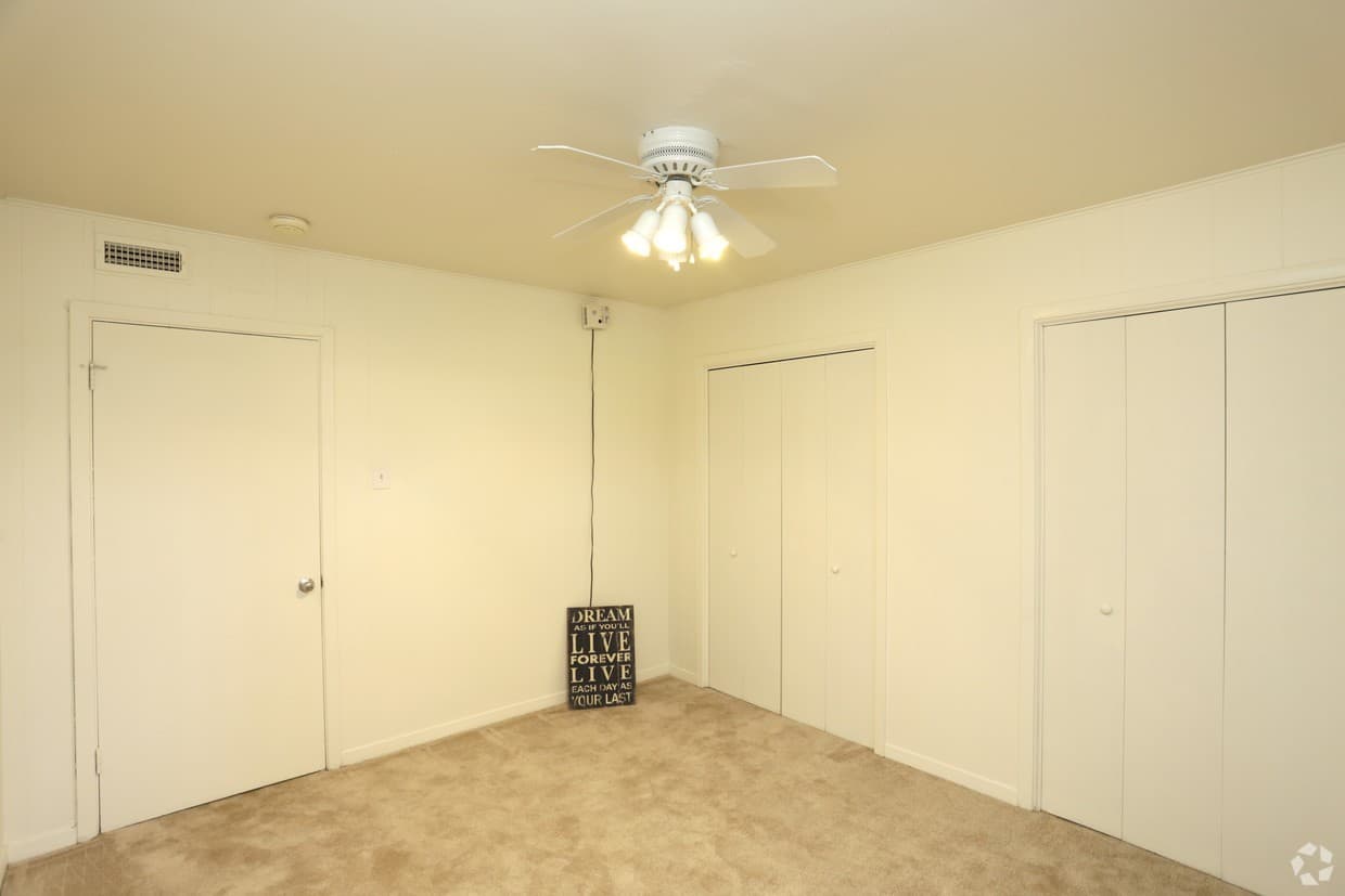 Lantana Apartments 9 of 10