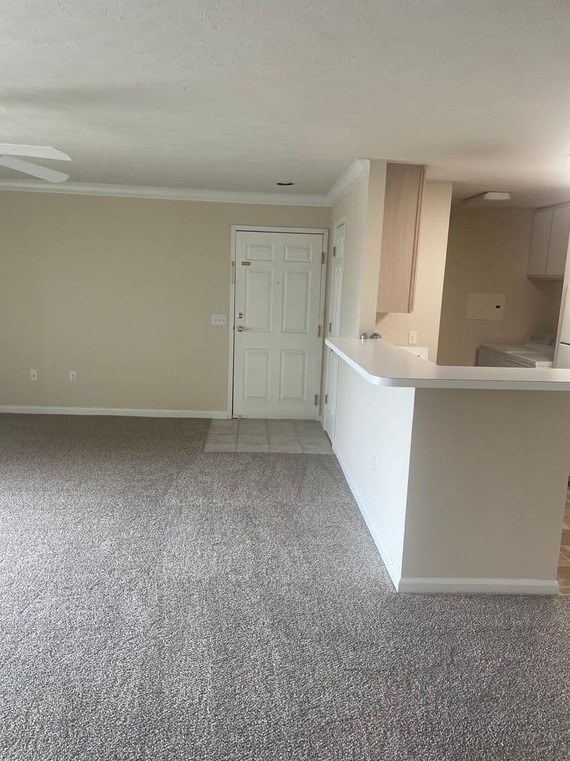 Hillsborough Pointe Apartments 7 of 10