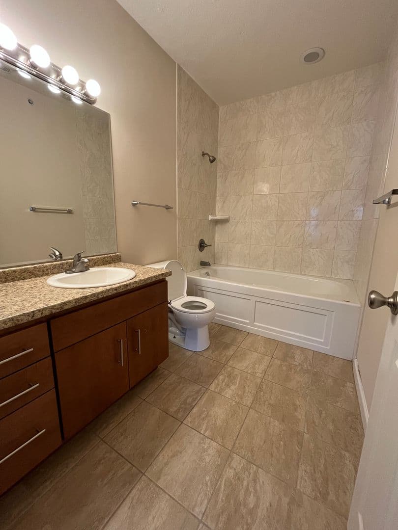 Hillsborough Pointe Apartments 2 of 11