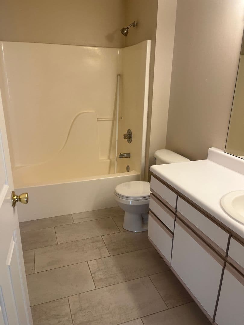 Hillsborough Pointe Apartments 6 of 11