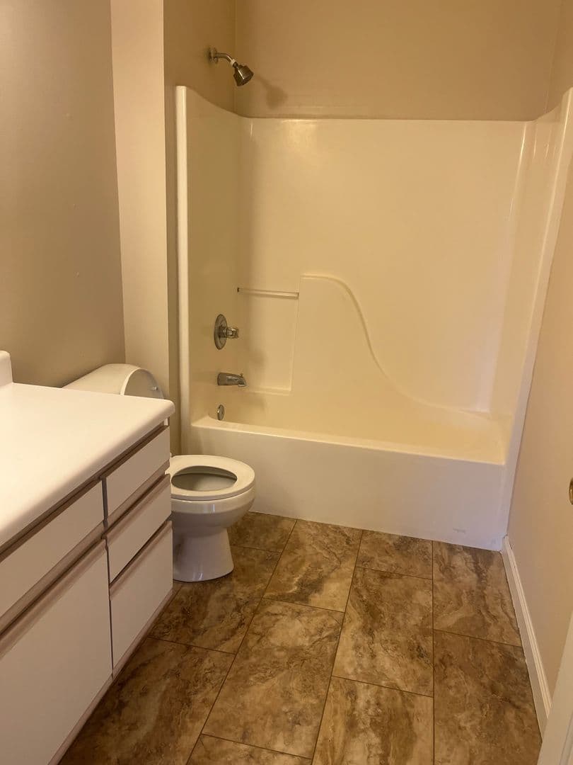 Hillsborough Pointe Apartments 5 of 11