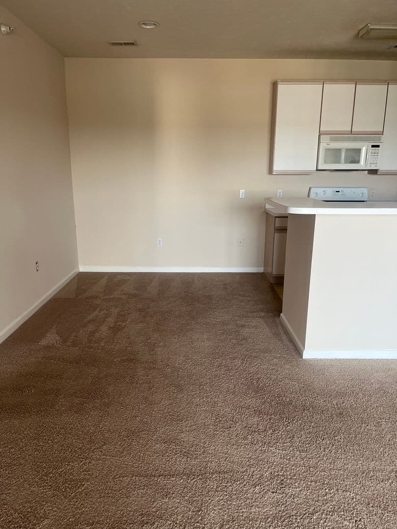 Hillsborough Pointe Apartments 6 of 10